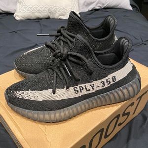 Yeezy Boost 350 V2 Oreo